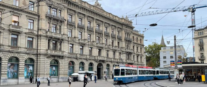 Credit Suisse Zürich Paradeplatz Grossbank Schweiz UBS Börse SIX Index SMI