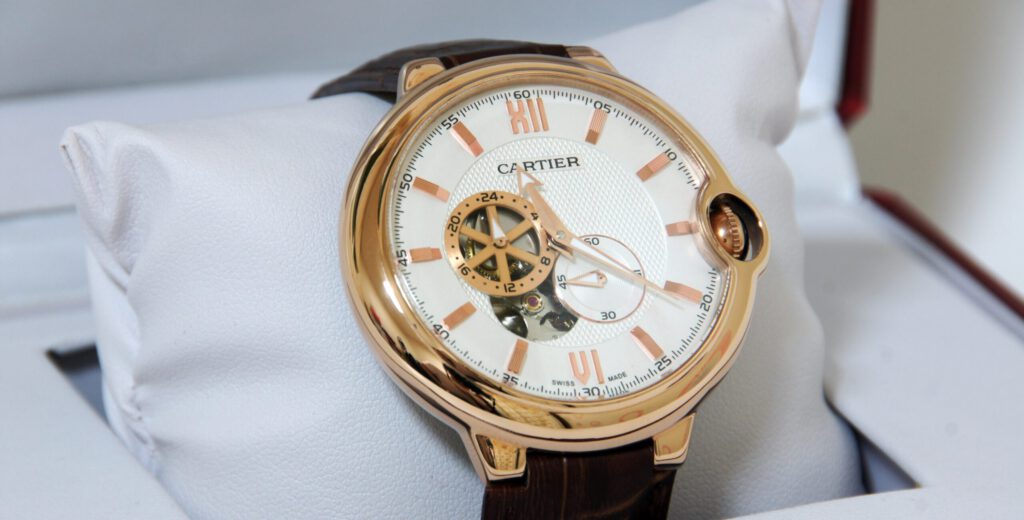 Eine Luxusuhr von Cartier