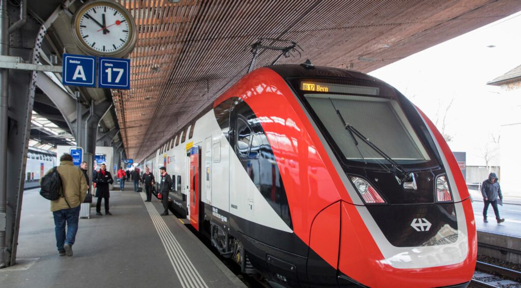 Ein Zug von Zürich nach Bern