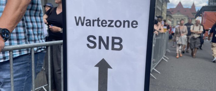 Wartezone vor der Schweizerischen Nationalbank SNB in der Kochergasse in Bern