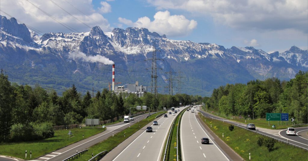 Eine Autobahn in der Schweiz