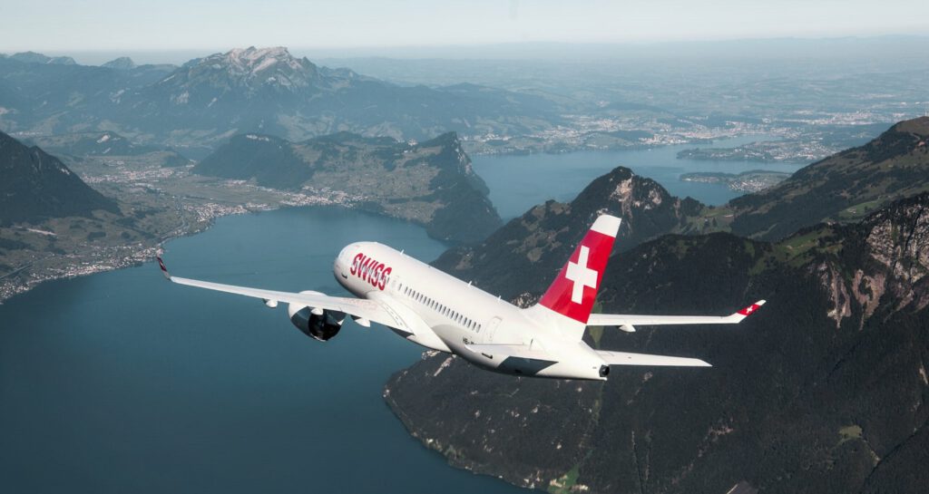 Ein Flugzeug der Swiss in der Luft