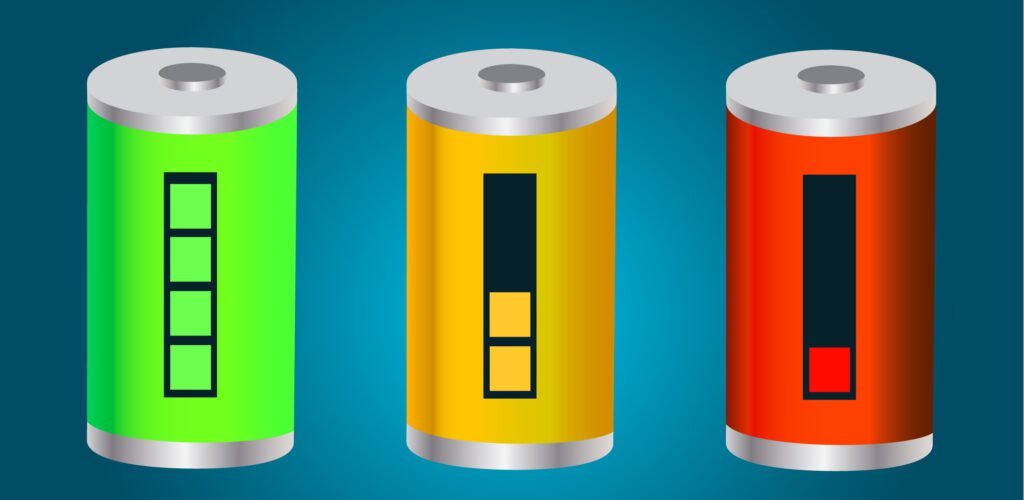 Drei Batterien mit unterschiedlicher Energieladung