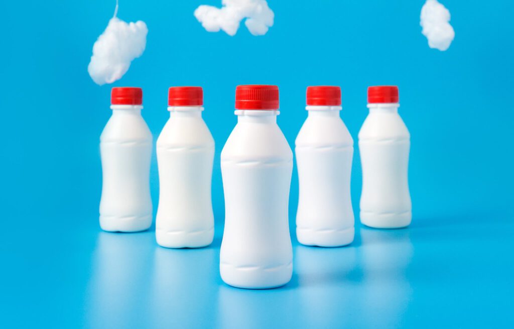 Milchflaschen ohne Etikett