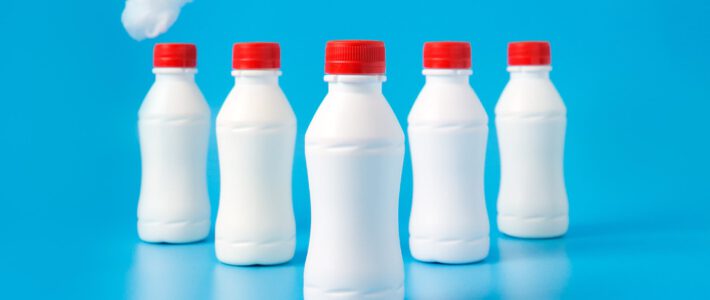Milchflaschen ohne Etikett