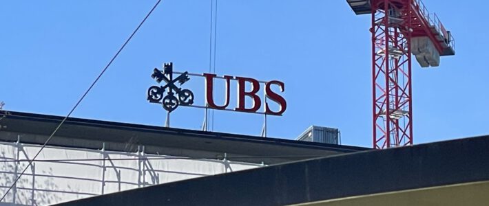 Das Logo der UBS auf ihrem Gebäude am Zürcher Paradeplatz