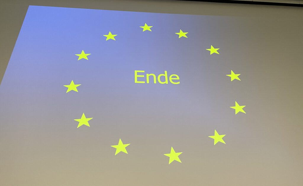 last slide of professor Sinns presentation with the Flag of the EU