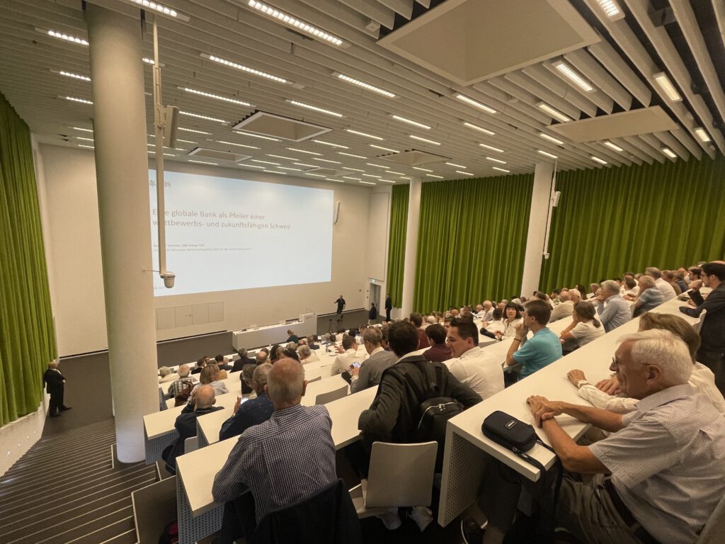 Voller Hörsaal für UBS CEO Sergio Ermotti in Luzern