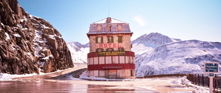 Ein Hotel in den Schweizer Bergen