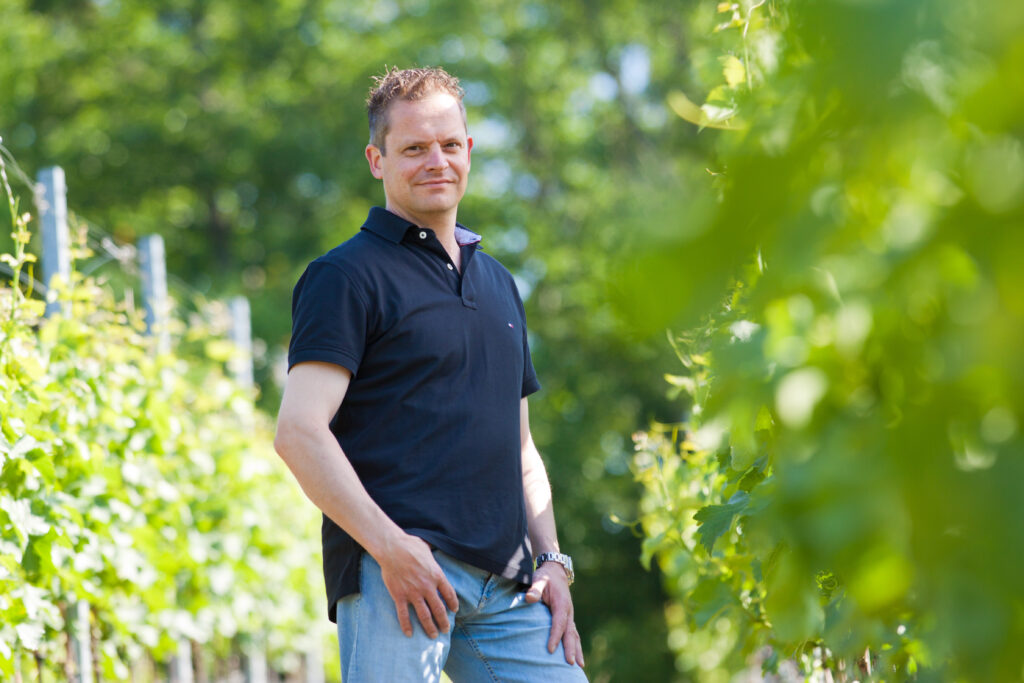 Alexander Laible auf seinem Weingut in Baden