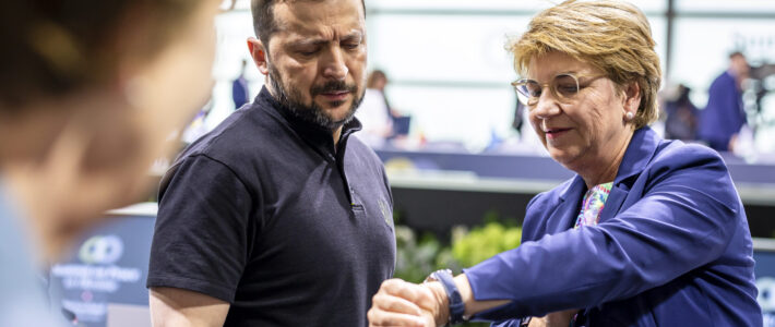 Schweizer Bundespräsidentin Viola Amherd und der ukrainische Präsident Wolodimir Selenski