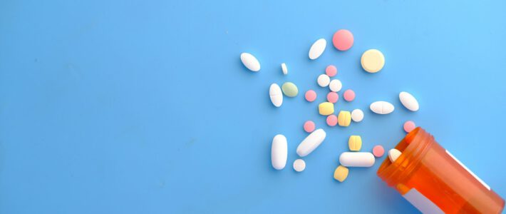 Tabletten aus einer Dose