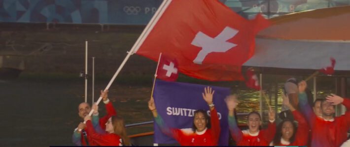 Das Boot mit den Schweizer Athleten bei den Olympischen Spielen 2024 in Paris