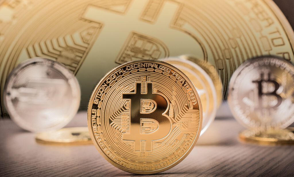 Bitcoins mit goldenen Farben