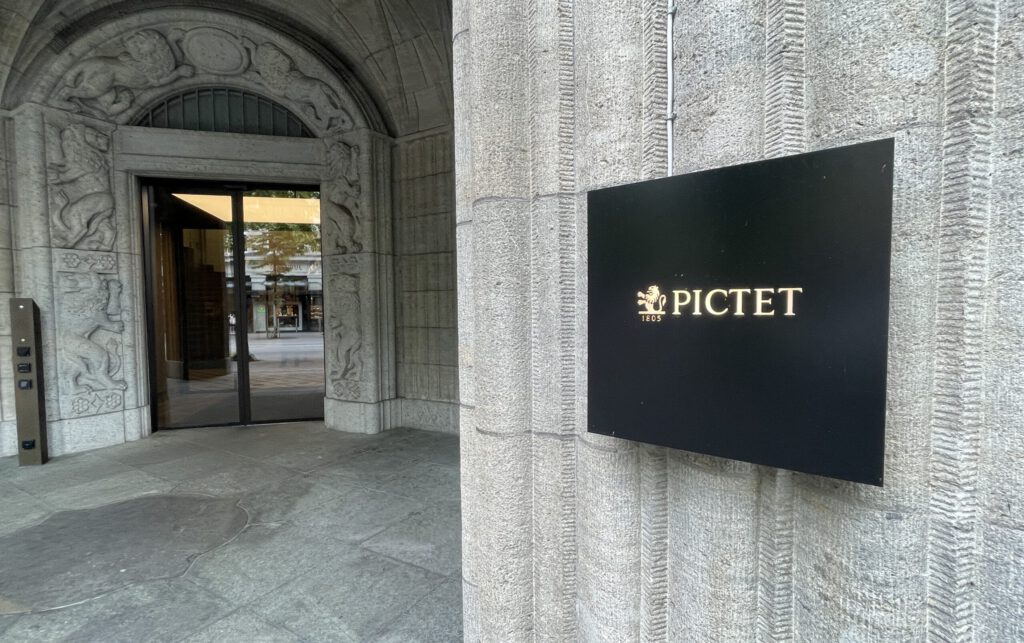 Das Logo der Genfer Privatbank Pictet in Zürich an der Bahnhofstrasse