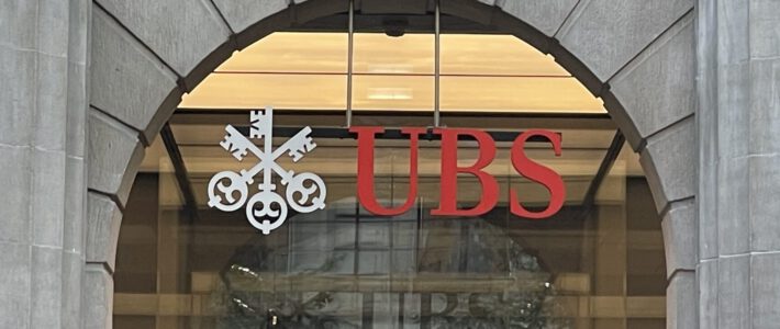 Das Logo der UBS an der Zürcher Bahnhofstrasse