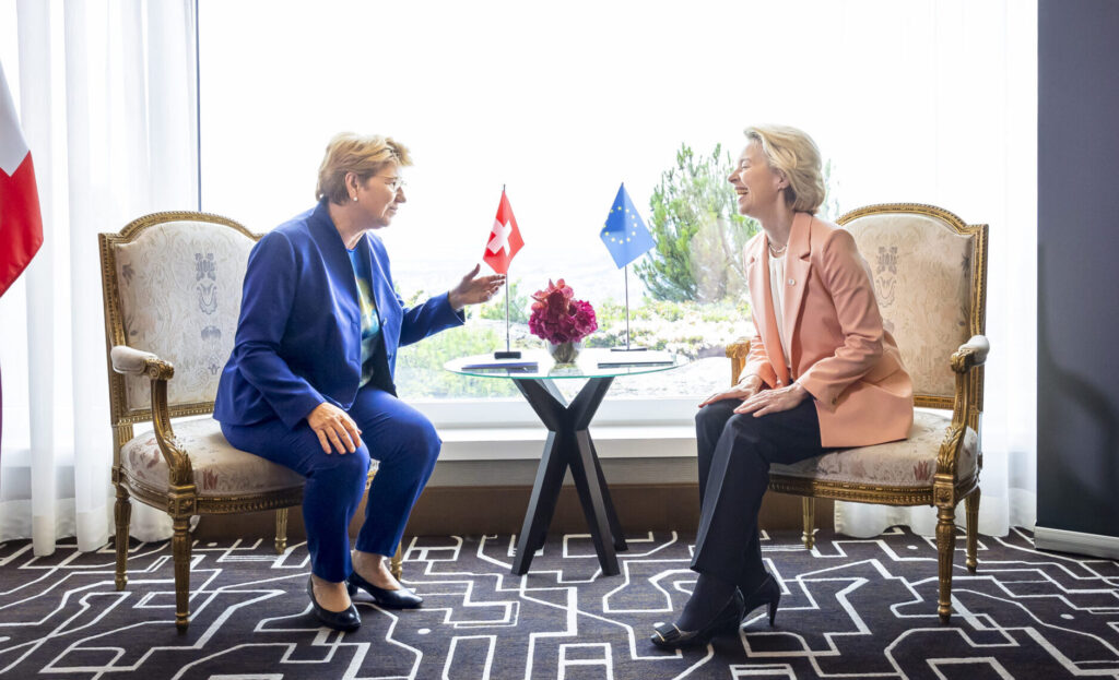 Viola Amherd mit Ursula von der Leyen an der Swiss Peace Summit auf dem Bürgenstock