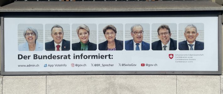 Die Bilder des aktuellen Bundesrates in Bern an einem offiziellen Gebäude