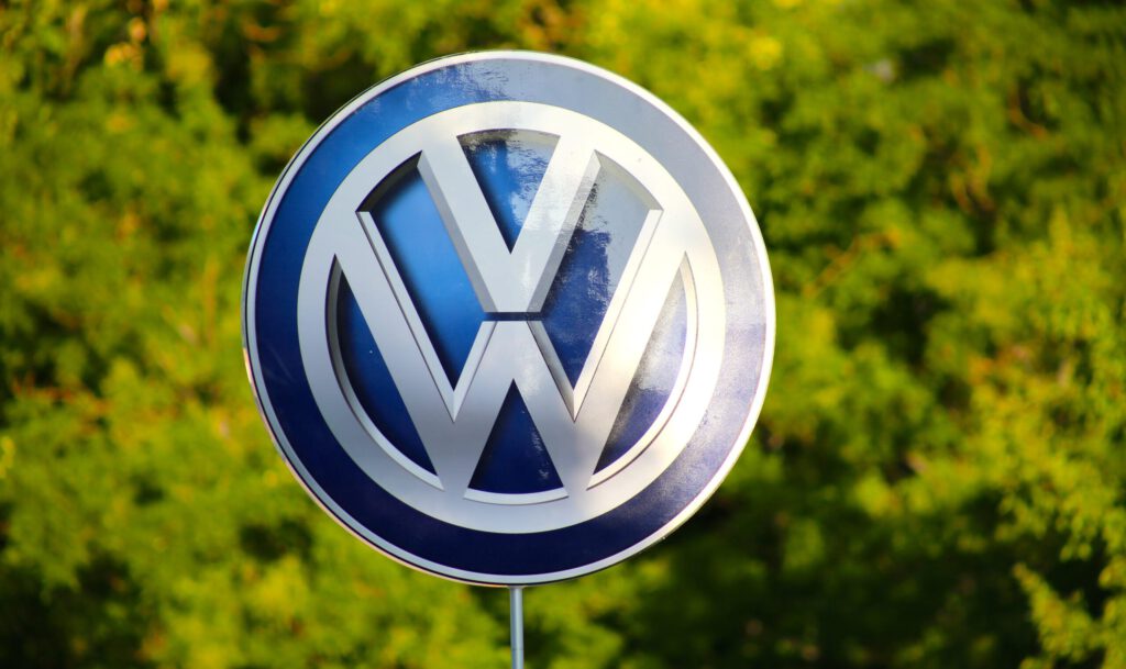 Das Logo des deutschen Autobauers VW