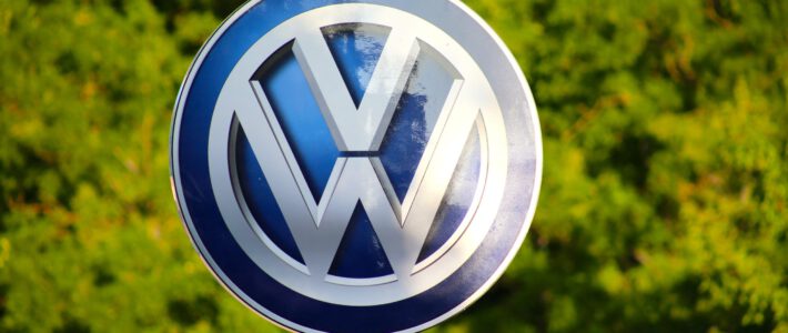 Das Logo des deutschen Autobauers VW