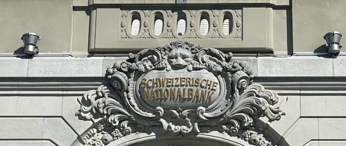 Das Logo der Schweizerischen Nationalbank am Hauptsitz in Bern