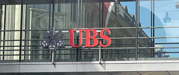 Das Logo der UBS in Zürich