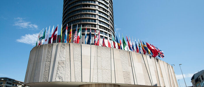 Der Turm der Bank für Internationalen Zahlungsausgleich BIS in Basel