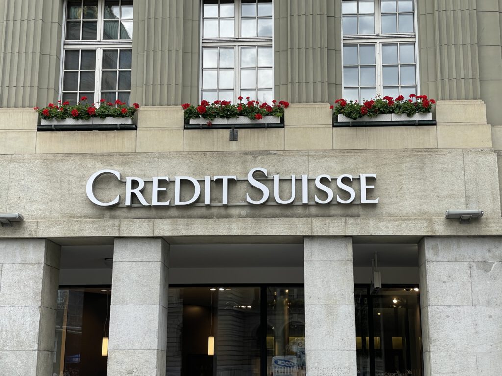 Logo der Credit Suisse an der Filiale am Bundesplatz in Bern