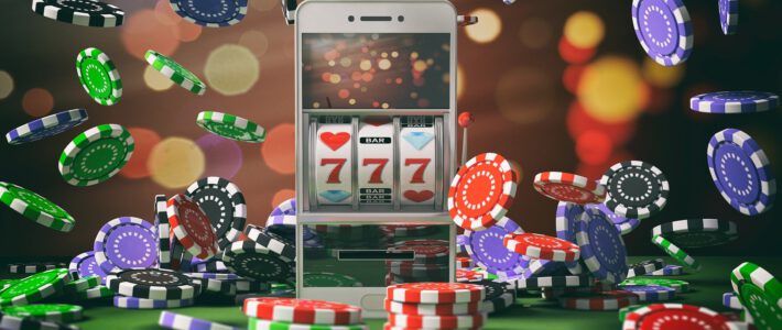 Viele Coins und eine Slot-Maschine in einem Online-Casino