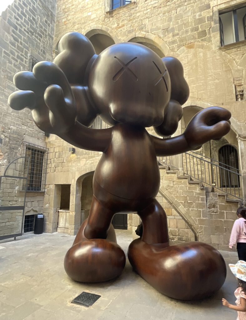 Kaws-Figur in Barcelona