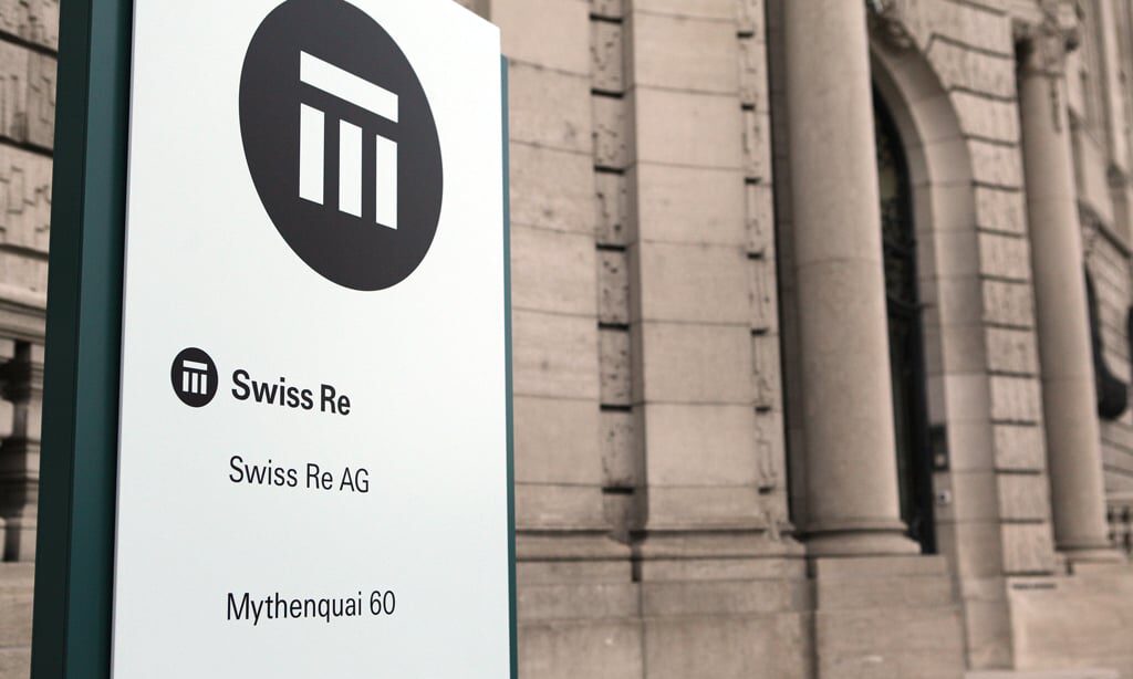 Das Logo von Swiss Re am Hauptsitz in Zürich