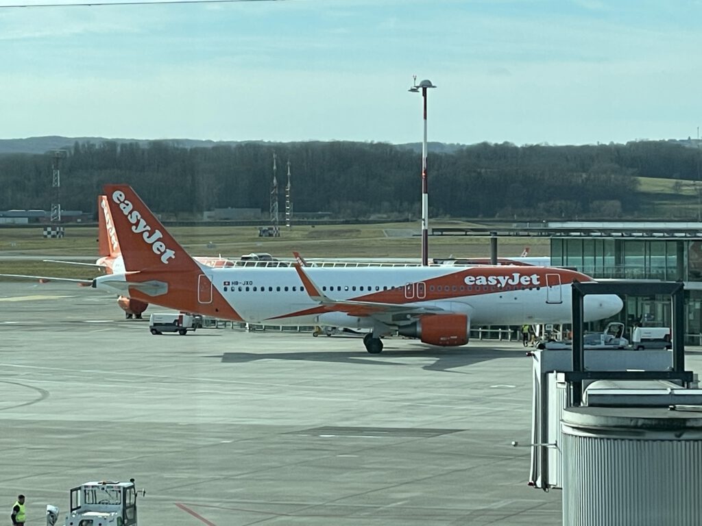 Flugzeuge von Easyjet am Euroairport