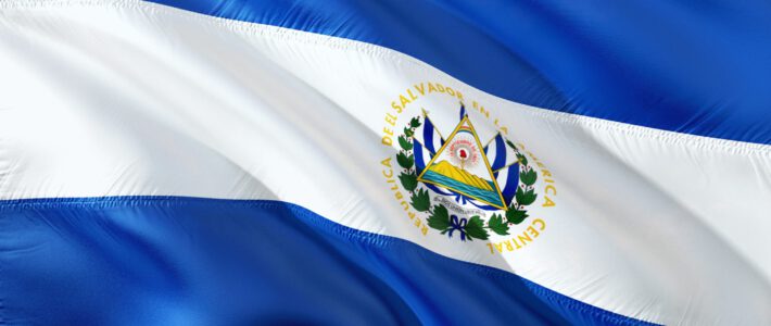 Eine Flagge von El Salvador