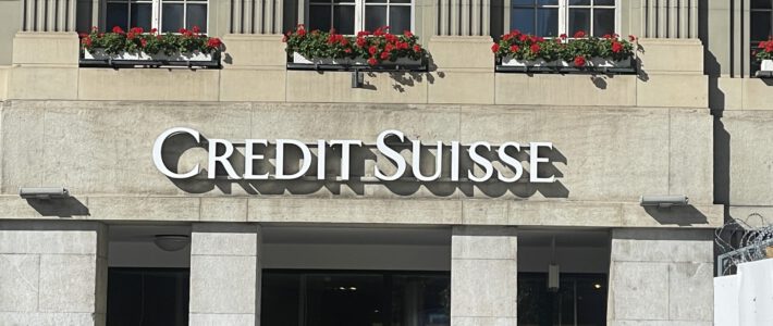 Keller-Sutter erleidet Niederlage beim Untergang der CS Logo der Credit Suisse an der Filiale am Bundesplatz in Bern