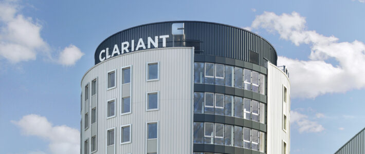 Streit um Milliarden-Kartell spitzt sich bei Clariant zu Schriftzug von Clariant an einem Gebäude in Pratteln BL