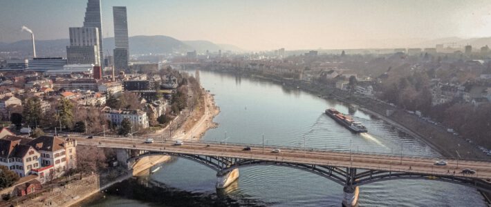 Angebotsmieten steigen 15 Prozent im Kanton Basel-Stadt Ein Blick über Basel und den Rhein