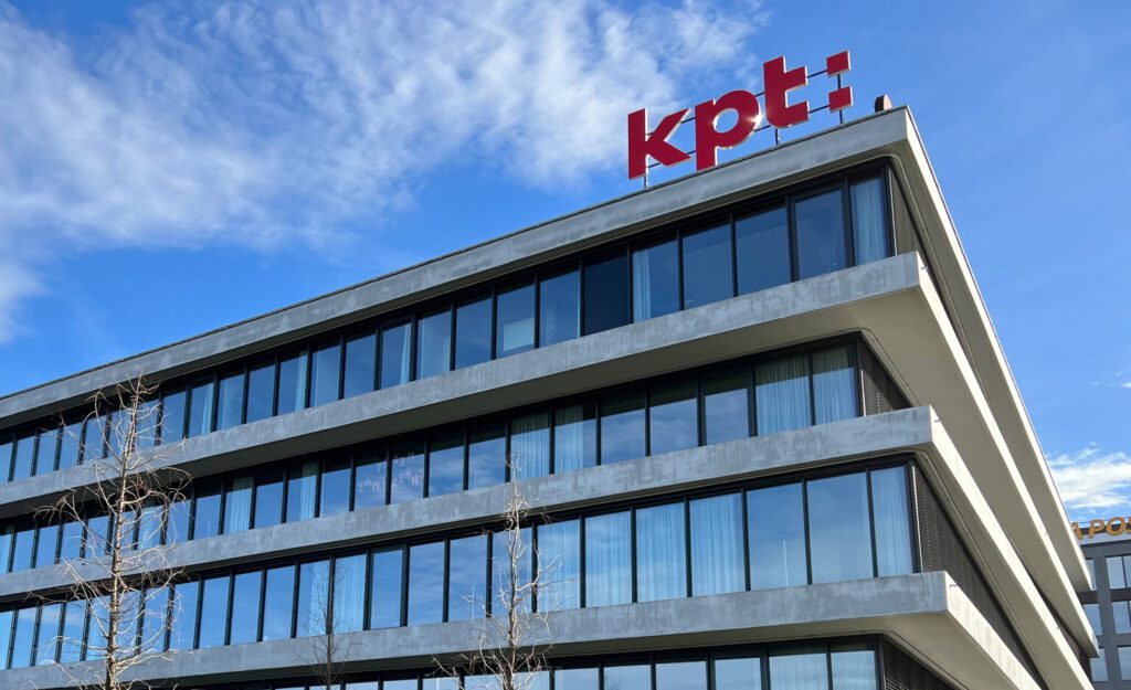 Hauptsitz der Krankenkasse KPT in Bern Wankdorf