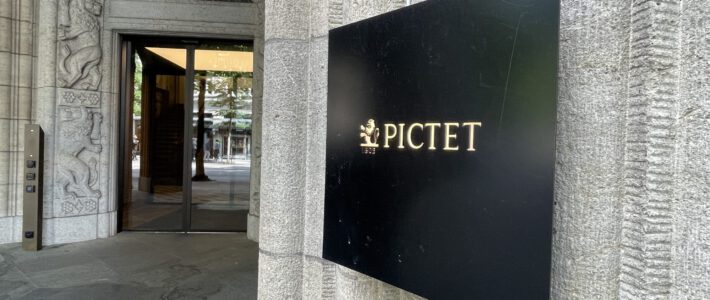 Logo der Genfer Privatbank Pictet an der Zürcher Bahnhofstrasse
