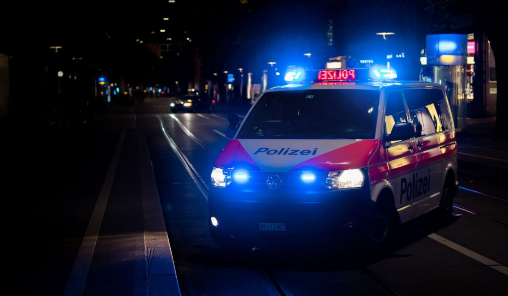 Ein Polizeiauto mit Blaulicht der Stadtpolizei Zürich