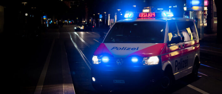 Ein Polizeiauto mit Blaulicht der Stadtpolizei Zürich