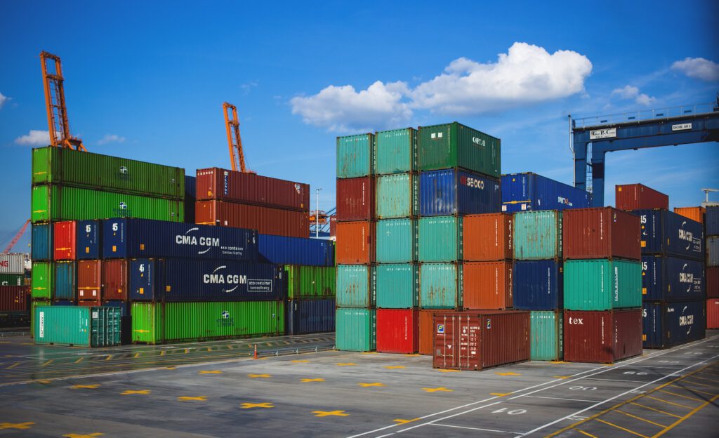 Container an einem Verladeterminal