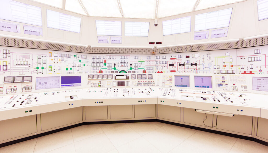 Kommandoraum im Atomkraftwerk Beznau