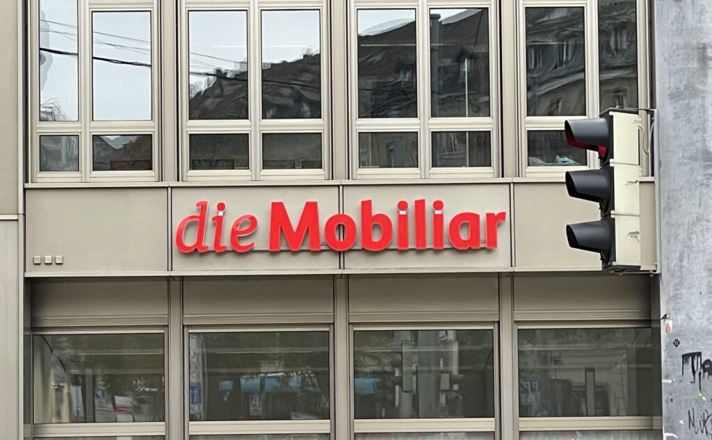 Logo der Mobiliar am Berner Hauptsitz