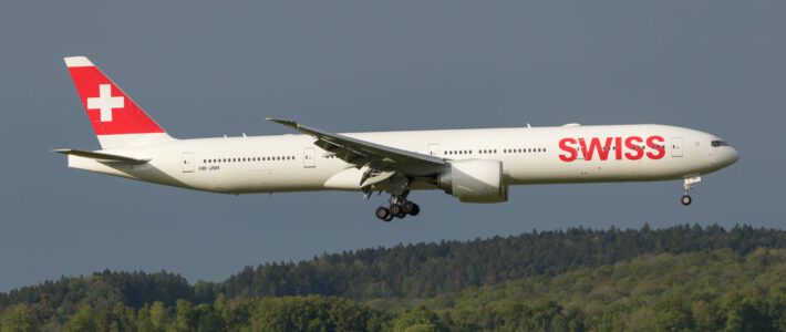 Ein Flugzeug der Swiss in der Luft