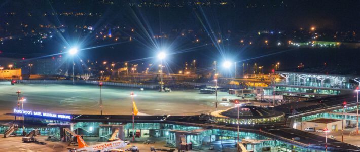 Euroairport Basel Mulhouse Freiburg bei Nacht