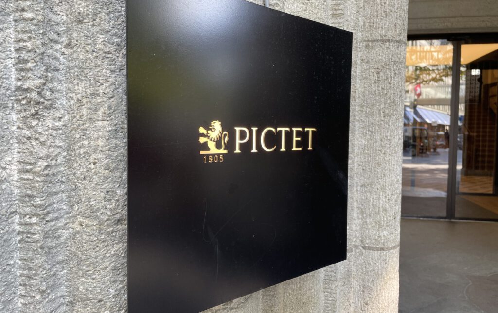 Logo von Pictet an der Zürcher Bahnhofstrasse