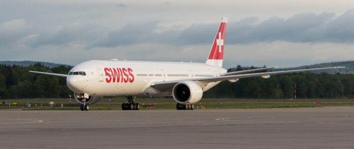 Swiss-Flugzeug am Boden