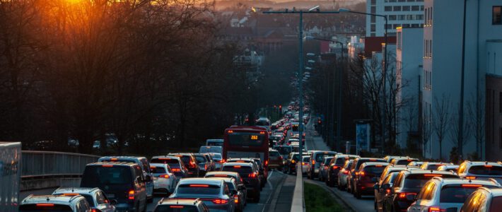 60.000 zusätzliche Fahrzeuge auf Schweizer Strassen Ein Verkehrsstau am Morgen