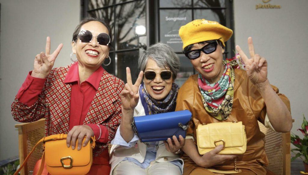 Chinesische Grossmütter der Handtaschenfirma Songmont aus Shanxi