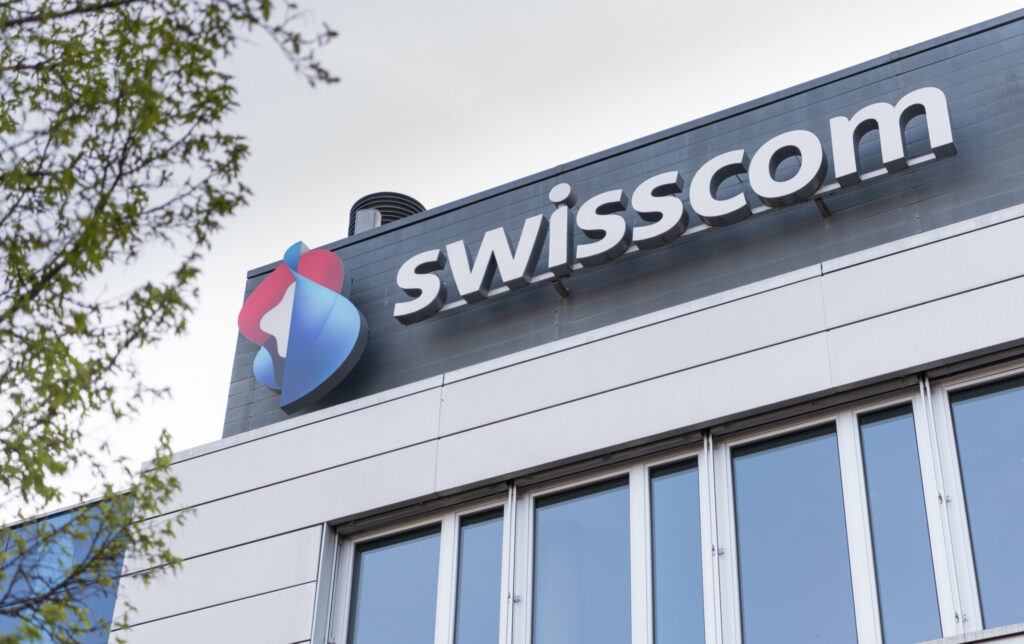 Logo von Swisscom auf dem Hauptgebäude